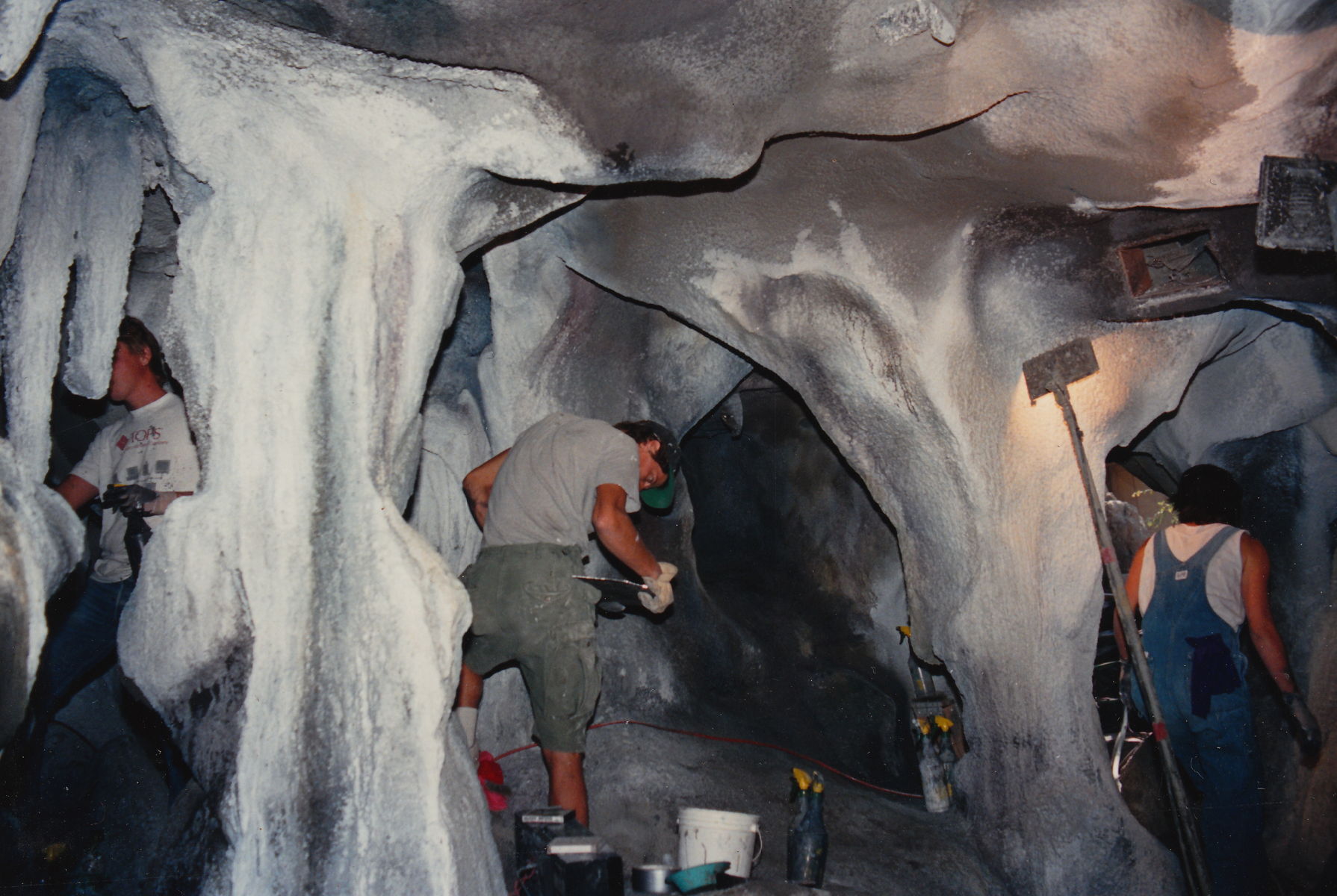 Wozniak Cave, 1990